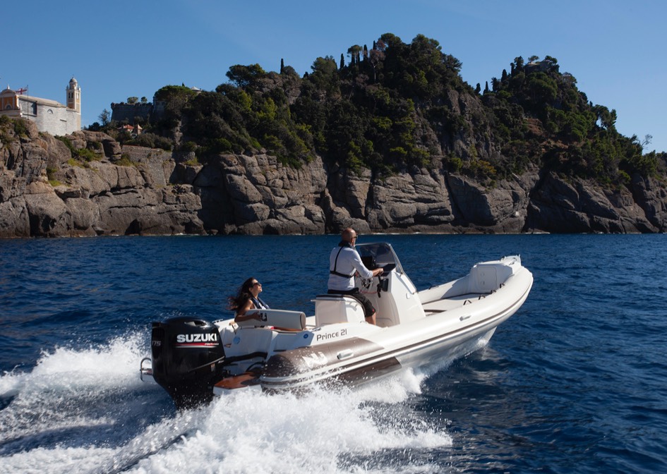 Big-Block Performance DF175A outboard anchored on a white boat