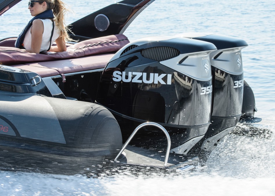 DF350A - dual world’s first 300 horsepower 4-stroke outboard in 2006